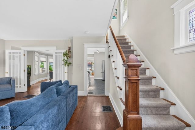 366 E Main St, Somerville Boro, NJ 08876