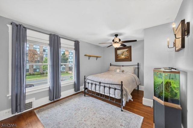 366 E Main St, Somerville Boro, NJ 08876