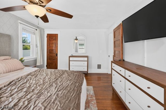 366 E Main St, Somerville Boro, NJ 08876