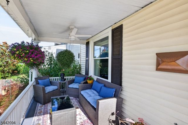 366 E Main St, Somerville Boro, NJ 08876