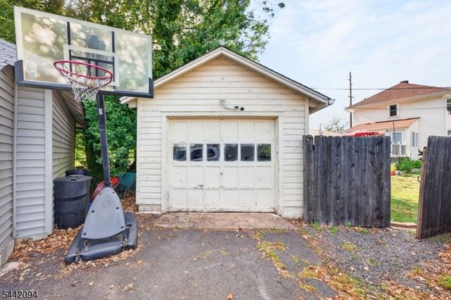 366 E Main St, Somerville Boro, NJ 08876