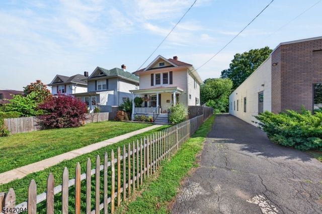 366 E Main St, Somerville Boro, NJ 08876