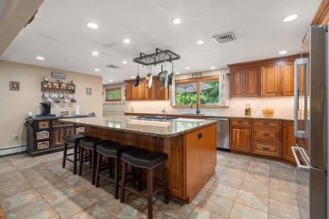 16 Burbank Lane, Lancaster, MA 01523