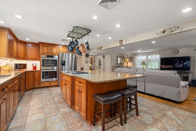 16 Burbank Lane, Lancaster, MA 01523