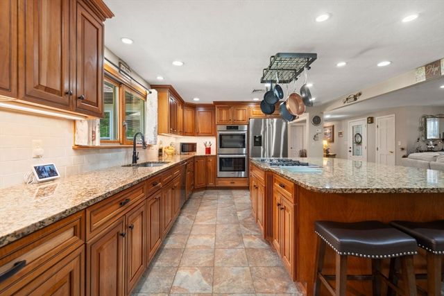 16 Burbank Lane, Lancaster, MA 01523