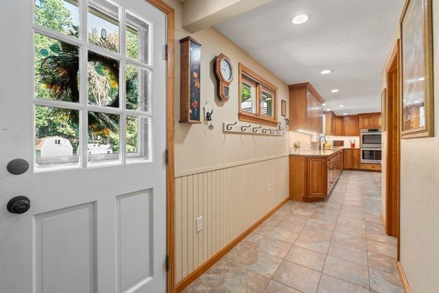 16 Burbank Lane, Lancaster, MA 01523