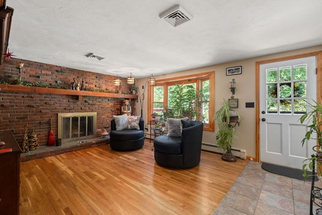 16 Burbank Lane, Lancaster, MA 01523