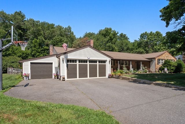 16 Burbank Lane, Lancaster, MA 01523