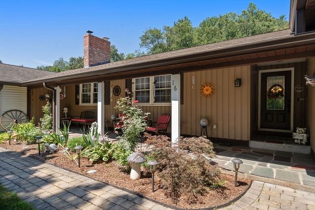 16 Burbank Lane, Lancaster, MA 01523