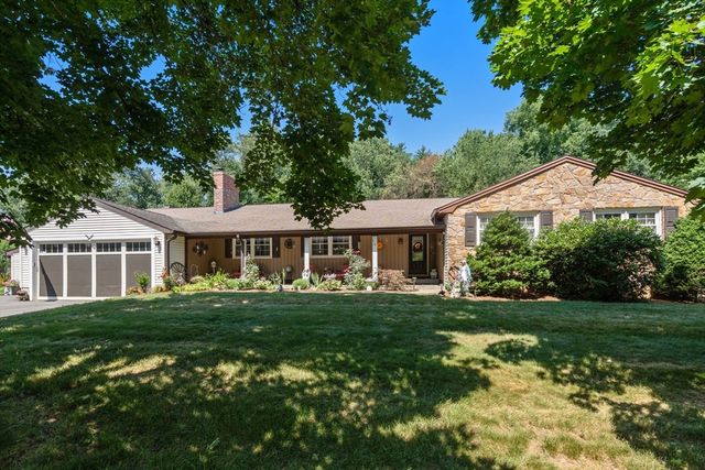 16 Burbank Lane, Lancaster, MA 01523