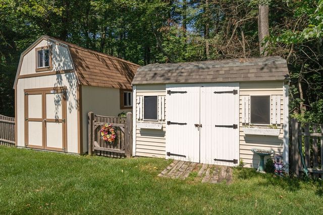 16 Burbank Lane, Lancaster, MA 01523