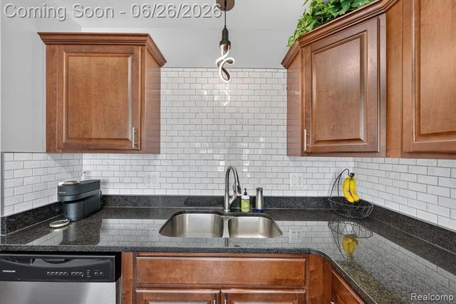 629 Bowers Street, Clawson, MI 48017