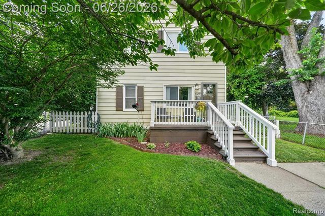 629 Bowers Street, Clawson, MI 48017