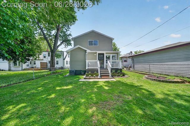 629 Bowers Street, Clawson, MI 48017