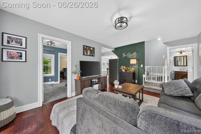 629 Bowers Street, Clawson, MI 48017