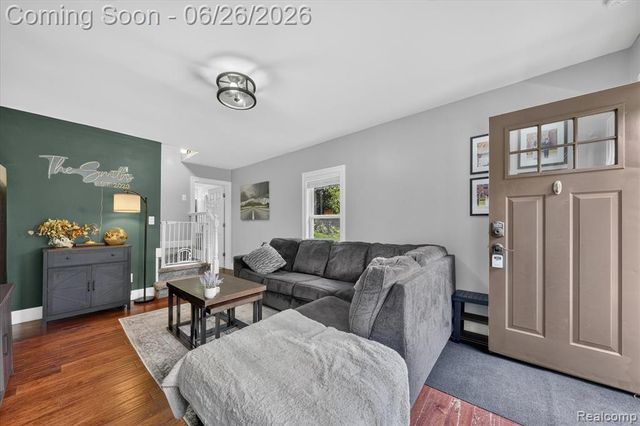 629 Bowers Street, Clawson, MI 48017