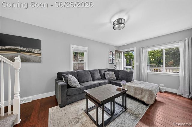 629 Bowers Street, Clawson, MI 48017