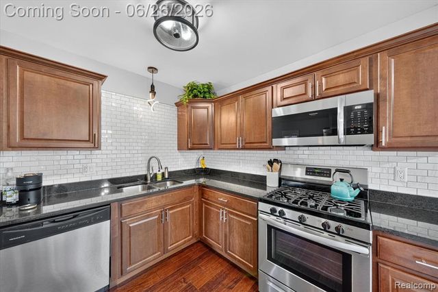 629 Bowers Street, Clawson, MI 48017