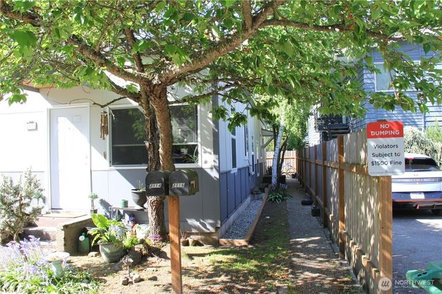 2110 NE 85th Street, Seattle, WA 98115
