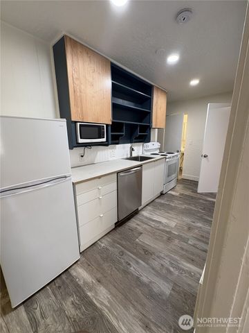 2110 NE 85th Street, Seattle, WA 98115