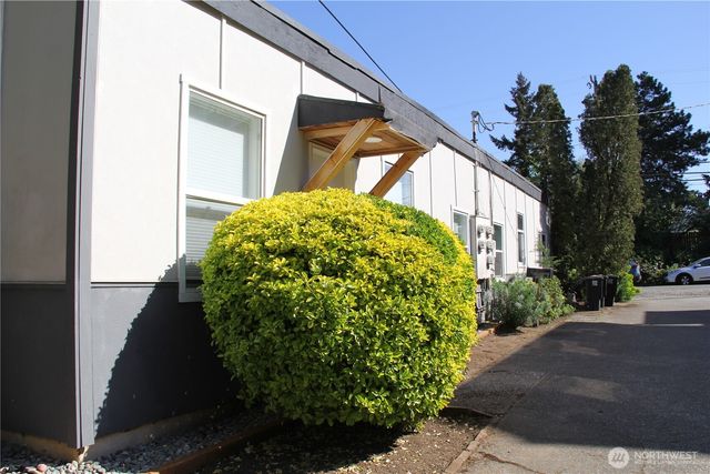 2110 NE 85th Street, Seattle, WA 98115
