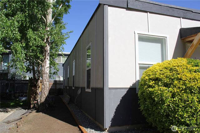2110 NE 85th Street, Seattle, WA 98115