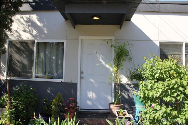 2110 NE 85th Street, Seattle, WA 98115