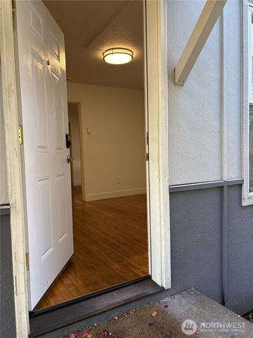 2110 NE 85th Street, Seattle, WA 98115