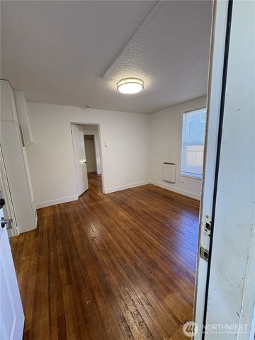 2110 NE 85th Street, Seattle, WA 98115