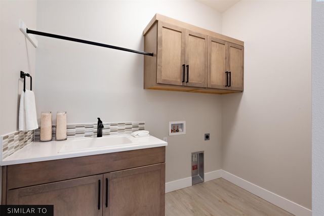 240 Taylor Lane, Pasco, WA 99301