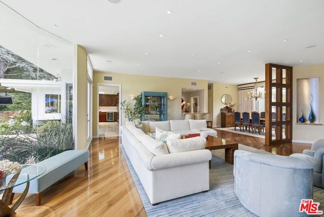 4101 Clear Valley Drive, Encino, CA 91436