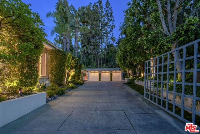 4101 Clear Valley Drive, Encino, CA 91436