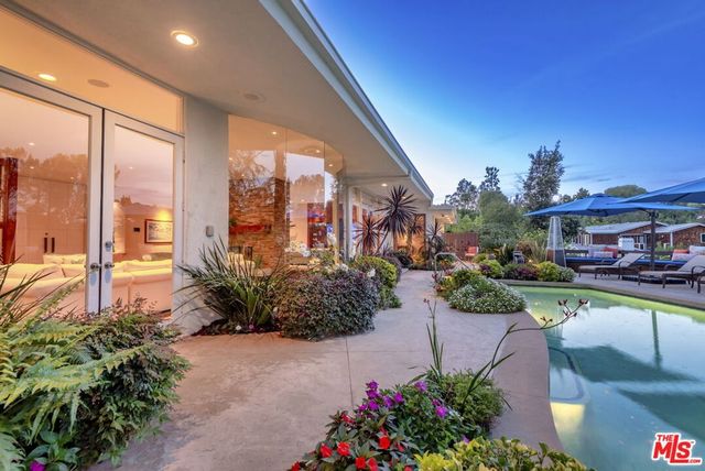 4101 Clear Valley Drive, Encino, CA 91436