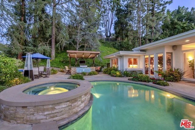 4101 Clear Valley Drive, Encino, CA 91436