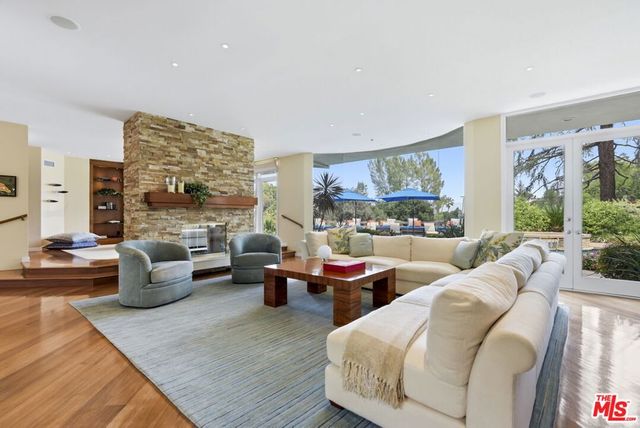 4101 Clear Valley Drive, Encino, CA 91436