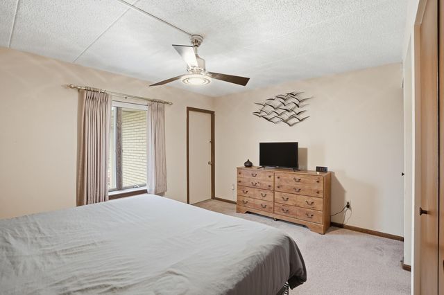 8831 Harrison Avenue 202, Munster, IN 46321