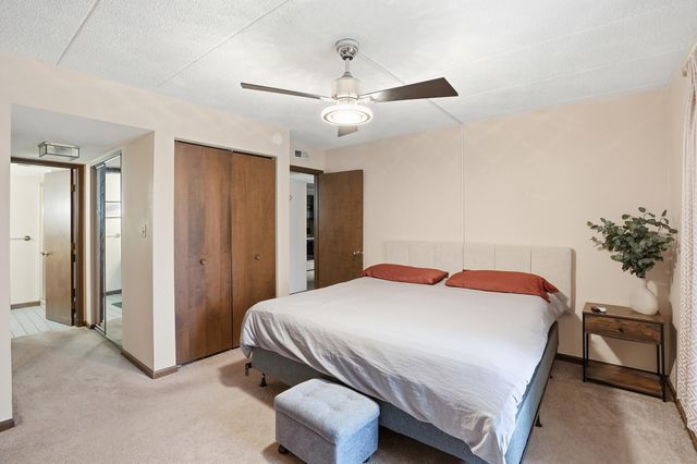 8831 Harrison Avenue 202, Munster, IN 46321