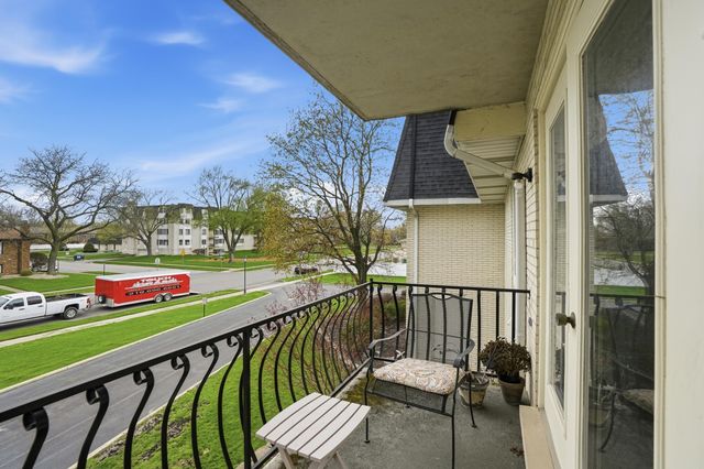 8831 Harrison Avenue 202, Munster, IN 46321