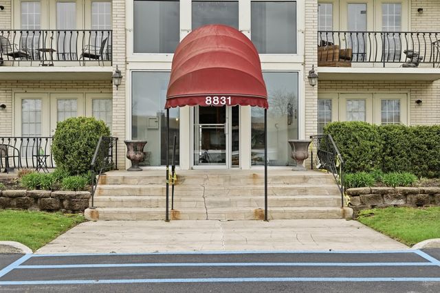 8831 Harrison Avenue 202, Munster, IN 46321