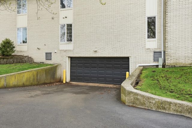 8831 Harrison Avenue 202, Munster, IN 46321