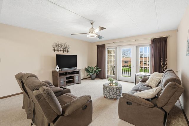 8831 Harrison Avenue 202, Munster, IN 46321