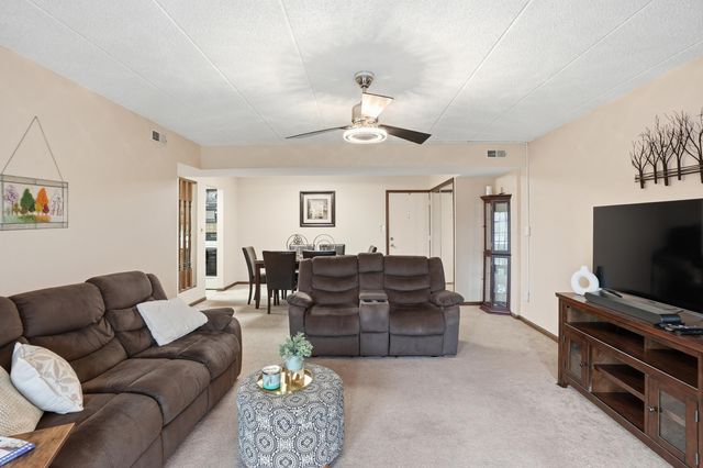 8831 Harrison Avenue 202, Munster, IN 46321