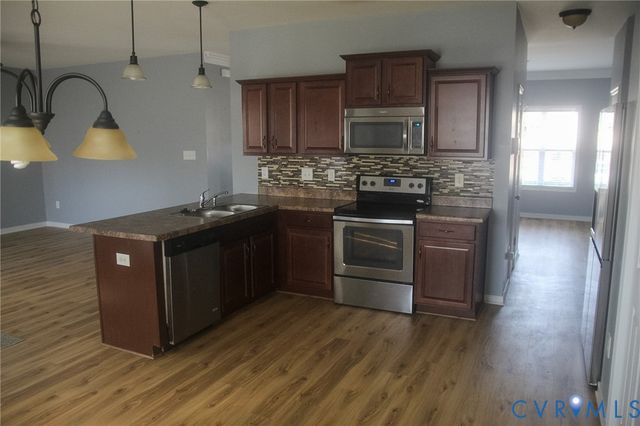 7037 Autumn Point Dr, North Chesterfield, VA 23234