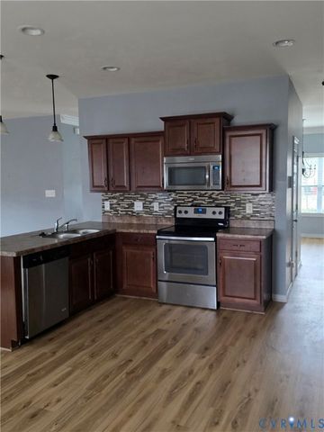 7037 Autumn Point Dr, North Chesterfield, VA 23234