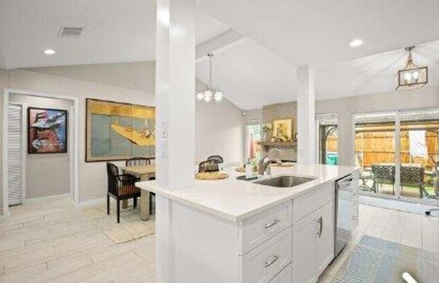 11915 Wander LN, Austin, TX 78750