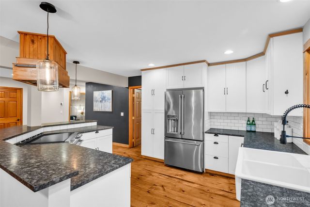 23605 SE 132nd Way, Issaquah, WA 98027