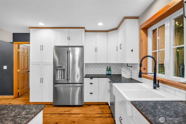 23605 SE 132nd Way, Issaquah, WA 98027