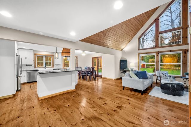 23605 SE 132nd Way, Issaquah, WA 98027