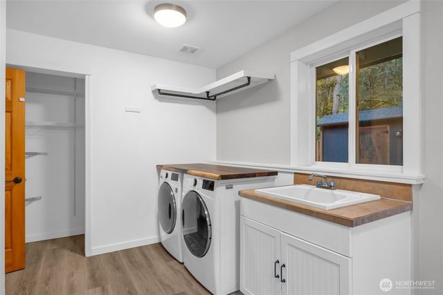 23605 SE 132nd Way, Issaquah, WA 98027