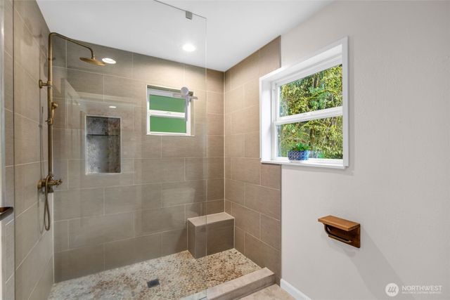 23605 SE 132nd Way, Issaquah, WA 98027